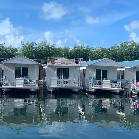 Aqua Lodges At Hurricane Hole Marina Stock Island Exterior photo